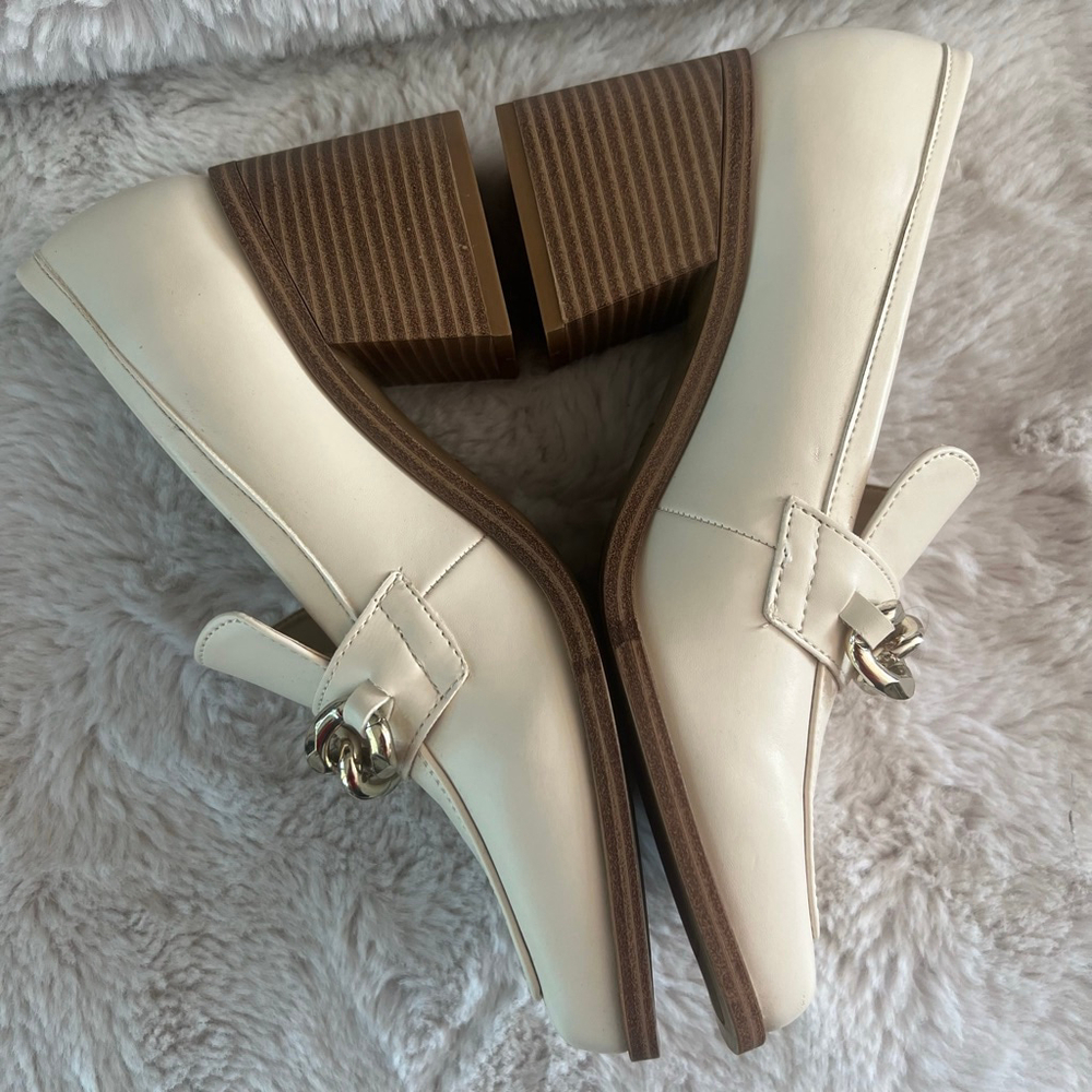 NIB Women's Nine West Char Ivory Loafers with Gold Chain Size 7.5 - Picture 6 of 10